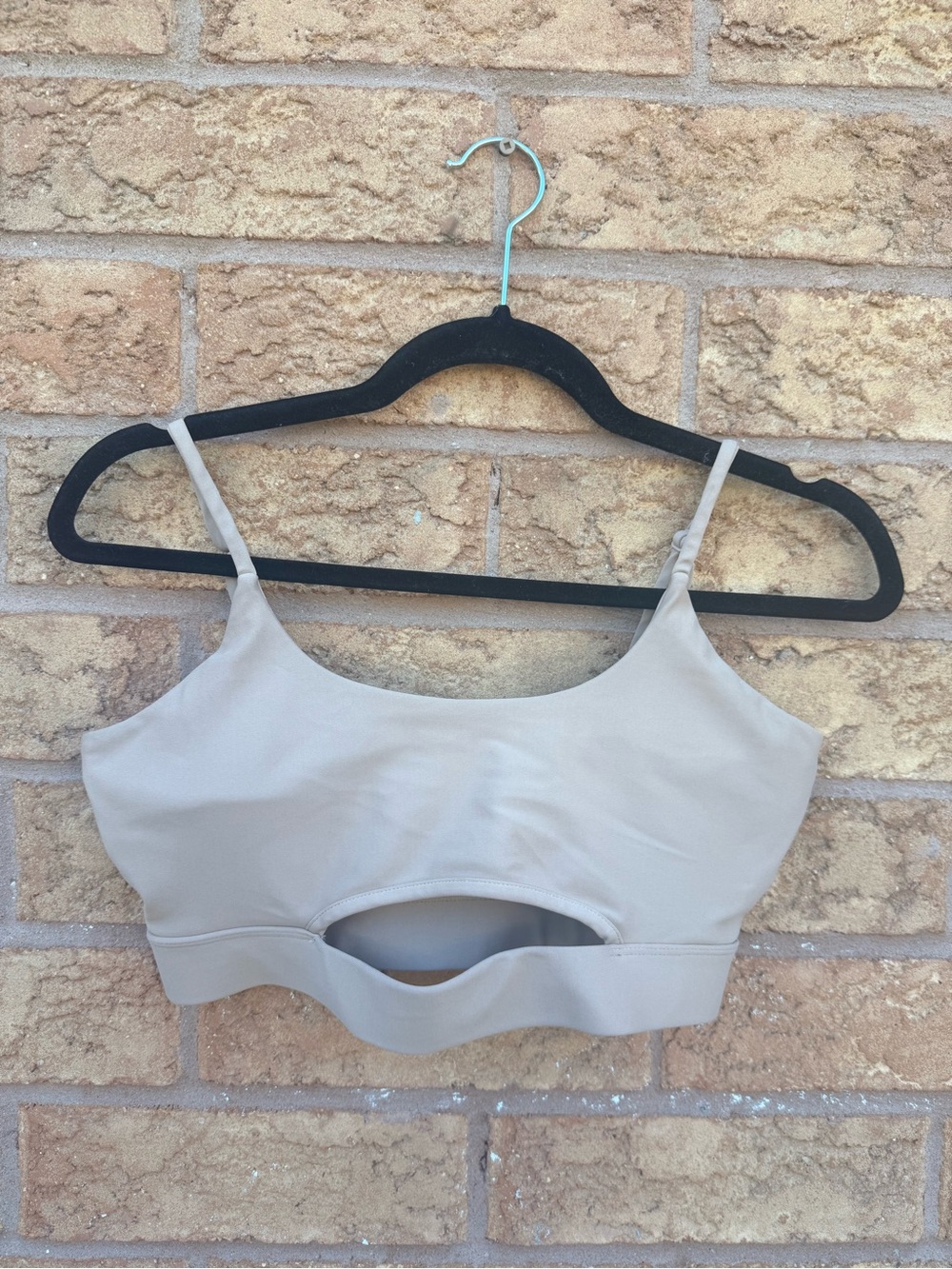 💫4/$25 • Sommer Ray Cut Out Detail Bra